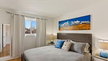 1 bedroom, travel crib, free WiFi, bed sheets