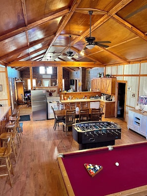 Games room - 5-bedroom lodge near Ozark National Forest and Lake Fort Smith state park. (Mountainburg)