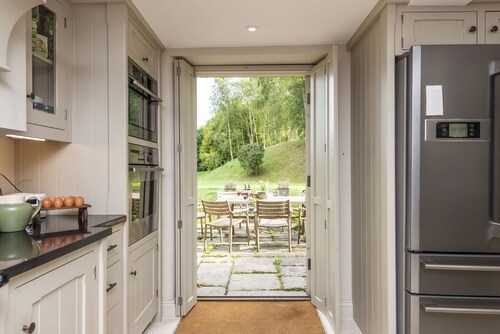 Manor Farmhouse is beautifully presented, and has period features