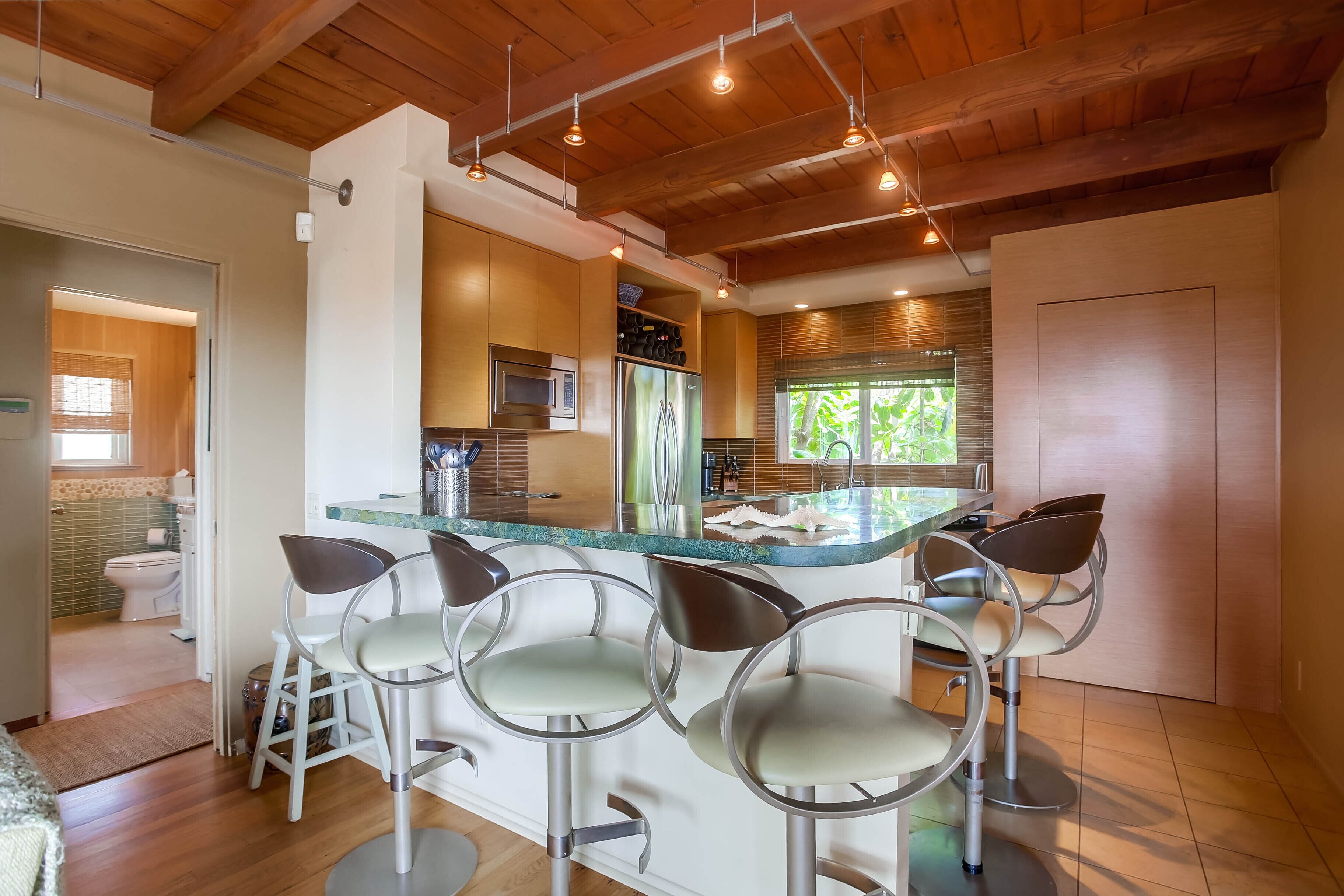 冰箱、微波炉、烤箱、炉灶