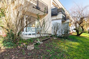 Terrace/patio - Cosy Studio Apartment in Quiet Area with Wi-Fi, Terrace & Garden (Pforzheim)