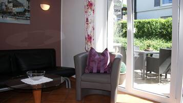 Apartment (Ferienwohnungen Arrastal - Fewo Mosel) | Wohnzimmer | Fernseher