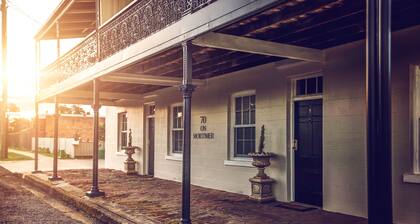 70 On Mortimer "Jungle Room" is a newly renovated self contained 1 bedroom unit