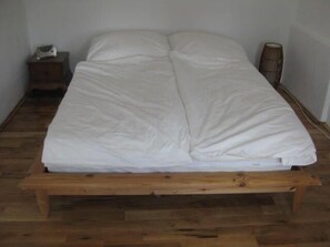 1 bedroom, cots/infant beds, free WiFi