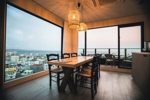 Ático ejecutivo, 2 habitaciones, no fumadores, vistas al mar | Vistas desde la habitación