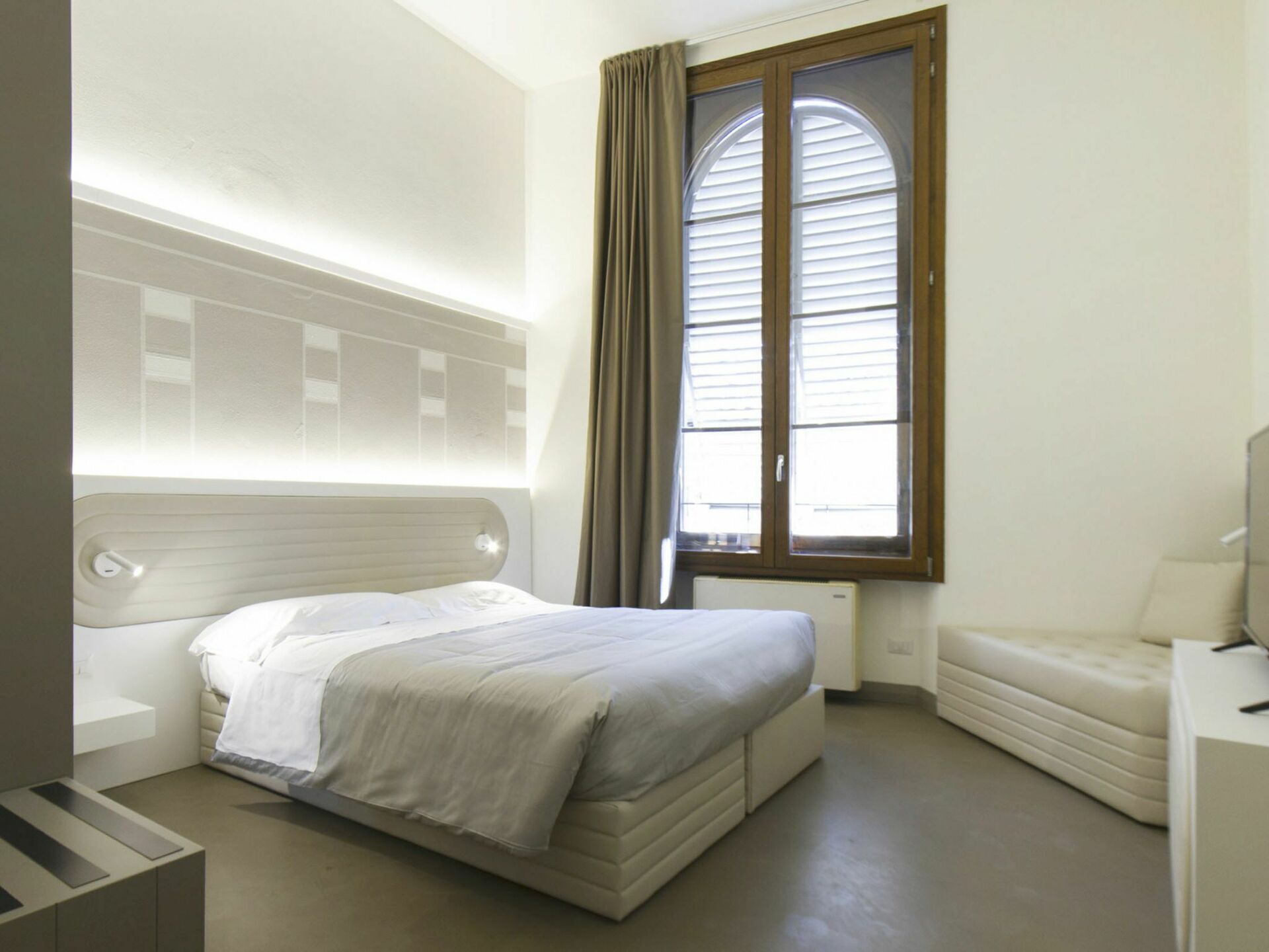 2 bedrooms, iron/ironing board, free WiFi