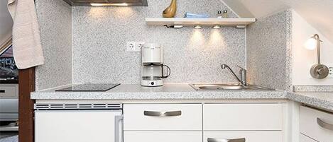 Frigorífico y lavavajillas