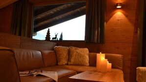 TV, fireplace - Chaletapartment Gipfelwind (Kaltenbach)