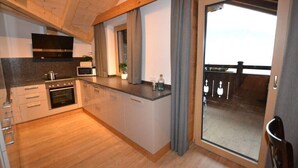 Fridge, microwave, stovetop, dishwasher - Chaletapartment Gipfelwind (Kaltenbach)