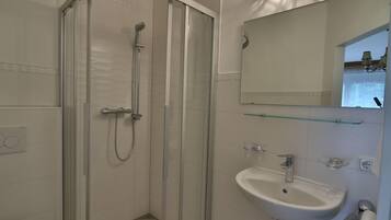 Apartment (Appartement Cecilia) | Badezimmer