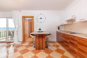 Fridge, microwave, stovetop