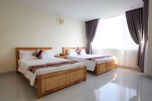 Minibar, desk, soundproofing, free WiFi - Hung Binh Hotel (Ho Chi Minh City)