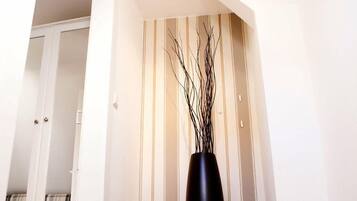 Apartment (New England) | Exterior