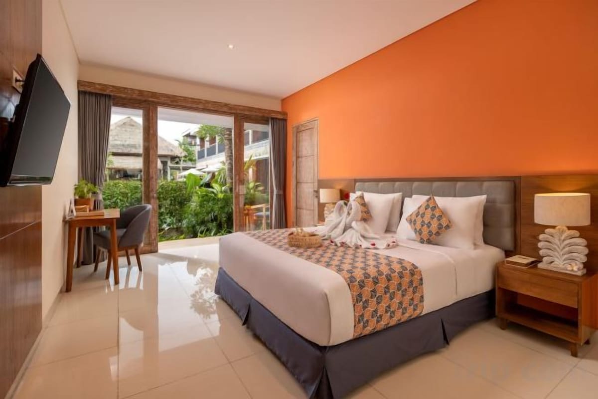 Suite Room With Pool View