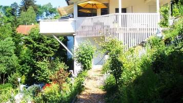 Apartment (Goolden) | Exterior