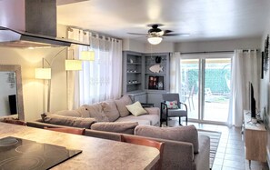 Smart TV, table tennis, stereo