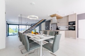 ヴィラ (Luxury Villa Pax with heated infinity) | 外観