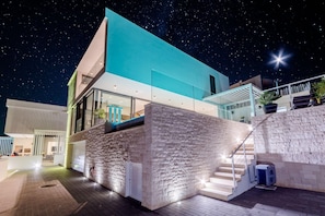 Villa (Luxury Villa Vitae with heated infini) | Exterior