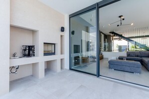 فيلا (Luxury Villa Complex Pax & Vitae with) | المنشأة من الخارج