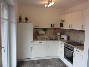 Kühlschrank, Mikrowelle, Geschirrspüler