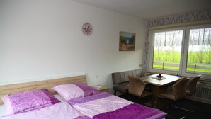 2 bedrooms, cots/infant beds - In der Nähe zum Strand: Ferienwohnung 4 Personen mit Balkon (Wangerland)