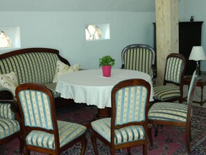 TV - Haubarg Pernörhof Wohnung 1 (Toenning)
