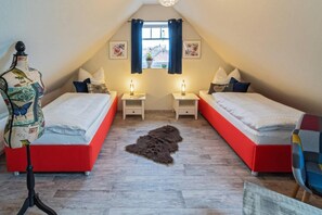 2 bedrooms, cots/infant beds, free WiFi - Oberwohnung Fiete (Dornum)