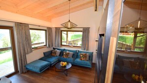TV, fireplace - Alpinloft Goldsun (Kaltenbach)