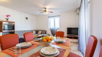 Căn hộ (Deja) | Bếp riêng | Tủ lạnh