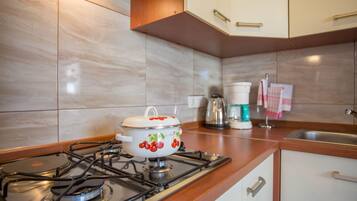 Apartment (Deja) | Exterior