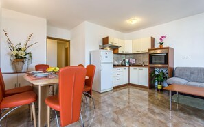 Apartment (Deja) | Private kitchen | Fridge