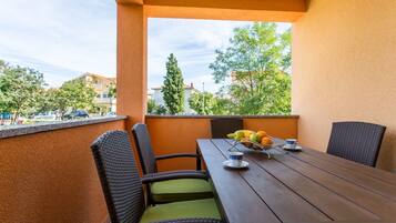 Apartment (Deja) | Exterior