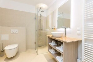 Apartment (Tabor Cream) | Badezimmer