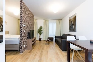 Apartment (Tabor Cream)