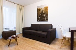 Apartment (Tabor Cream)