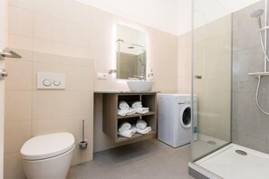 Apartment (Tabor Maple) | Badezimmer