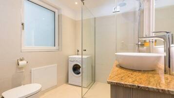 Apartment (Tabor Yellow) | Badezimmer