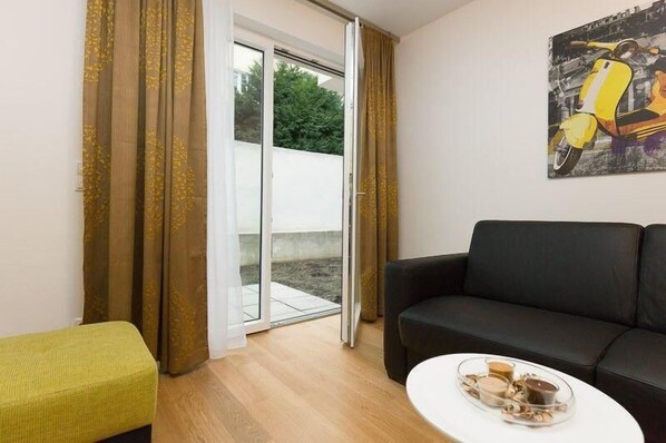 Living room - Tabor Yellow (Vienna)