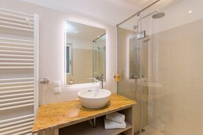 Bathroom - Tabor Red (Vienna)