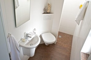 Ferienhaus (Haus Dünengarten) | Badezimmer
