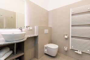 Apartment (Tabor Mint) | Badezimmer