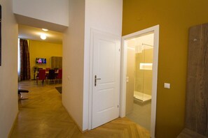 Apartment (Tabor Rubin) | Außenbereich