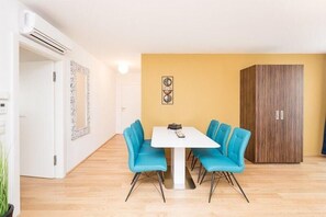 Apartment (Tabor Blue Sky)