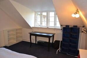 1 bedroom, cribs/infant beds, free WiFi