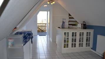 1 bedroom, cribs/infant beds, free WiFi