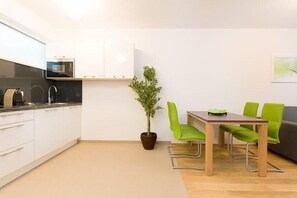 Apartment (Tabor Purple) | Exterior