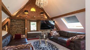 House (Traumhaftes Schwarzwaldhaus) | Living room | TV