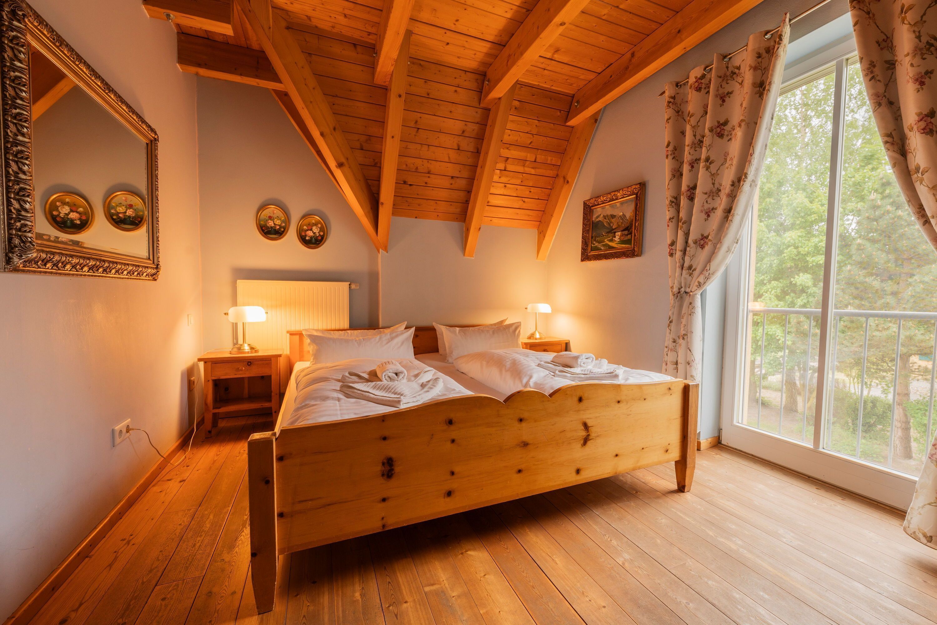 6 bedrooms, WiFi, bed sheets