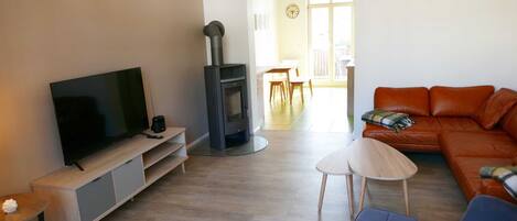 Televisie en een open haard