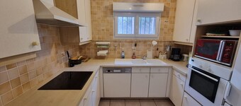 Quiet T3 Apartment with Terrace and Equipped Kitchen, 300m from the Beach in Collioure